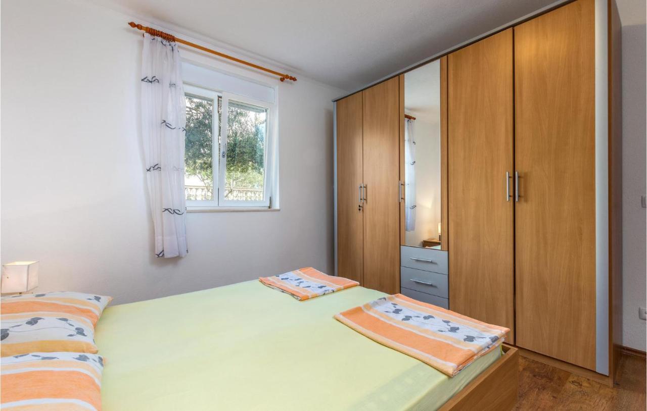 Stunning Apartment In Duce With Wifi Bagian luar foto